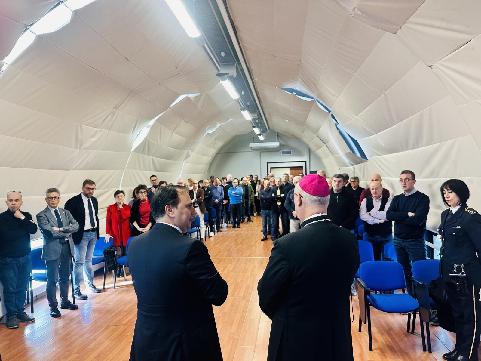 L’ARCIVESCOVO CARBONARO IN VISITA AD ACQUEDOTTO LUCANO: “PENSARE ALLE AZIENDE CON LA LOGICA DELLA FAMIGLIA”